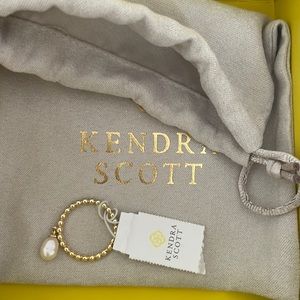 NWT SIZE 6 Kendra Scott Pearl Ring